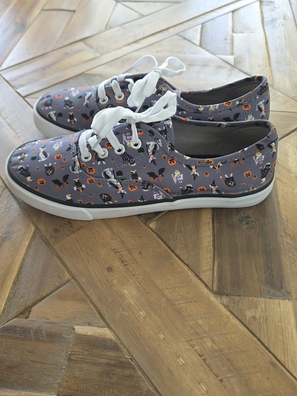 Women's Halloween Pet Sneakers, 8 - Picture 6 of 9